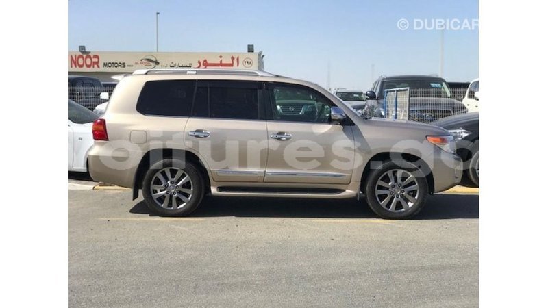 Big with watermark toyota land cruiser estuaire import dubai 5675