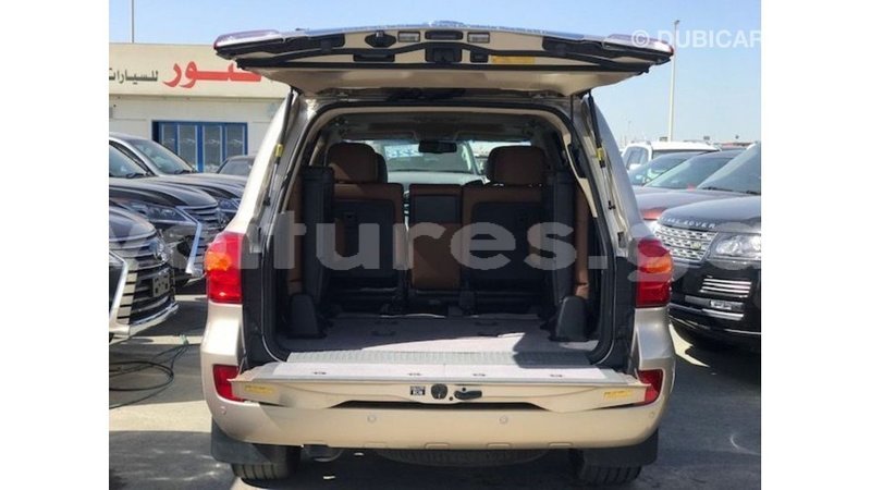 Big with watermark toyota land cruiser estuary import dubai 5675