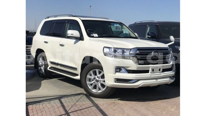 Big with watermark toyota land cruiser estuary import dubai 5676