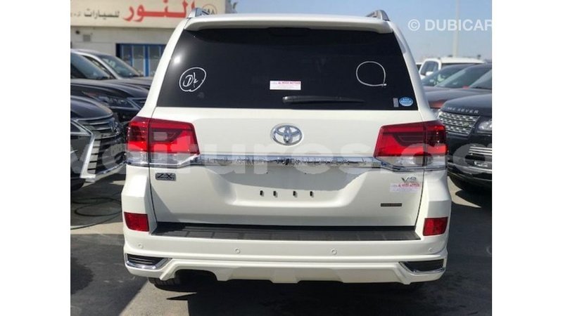 Big with watermark toyota land cruiser estuaire import dubai 5676