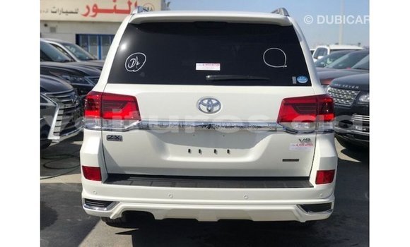 Sayi Imported Toyota Land Cruiser White Mota in Import - Dubai a estuary Sayi Imported Toyota Land Cruiser White Mota in Import - Dubai a estuary