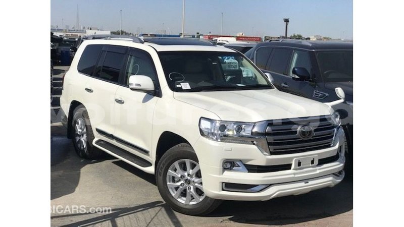 Big with watermark toyota land cruiser estuary import dubai 5676