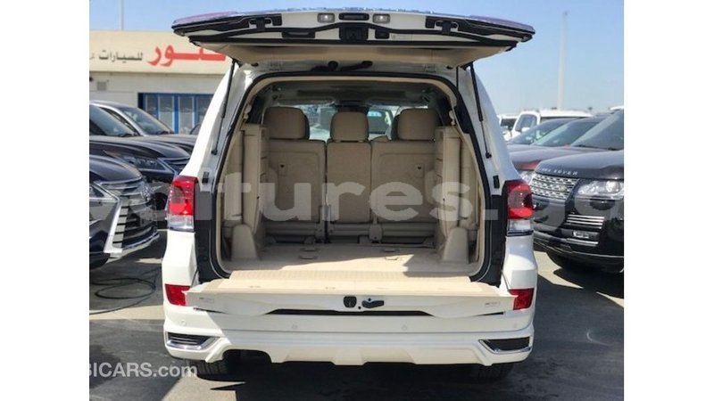 Big with watermark toyota land cruiser estuary import dubai 5676