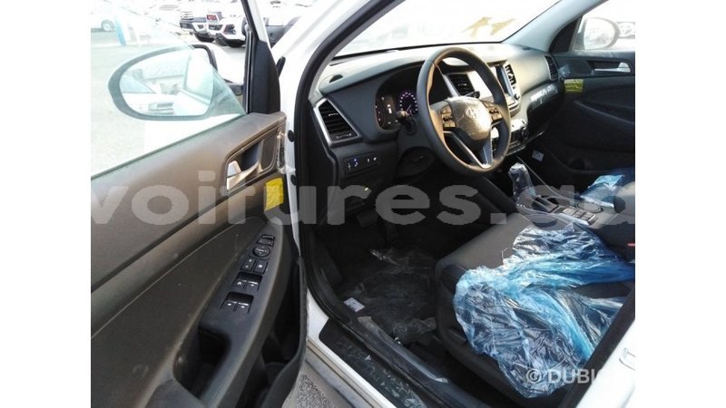 Big with watermark hyundai tucson estuaire import dubai 5680