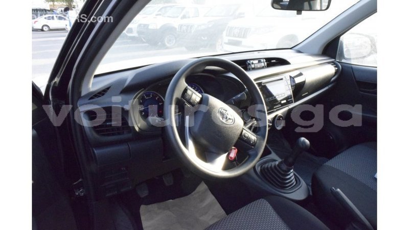 Big with watermark toyota hilux estuaire import dubai 5681