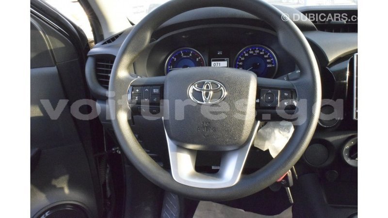 Big with watermark toyota hilux estuaire import dubai 5681