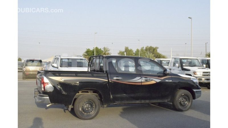 Big with watermark toyota hilux estuaire import dubai 5681