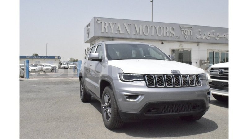 Big with watermark jeep grand cherokee estuaire import dubai 5683