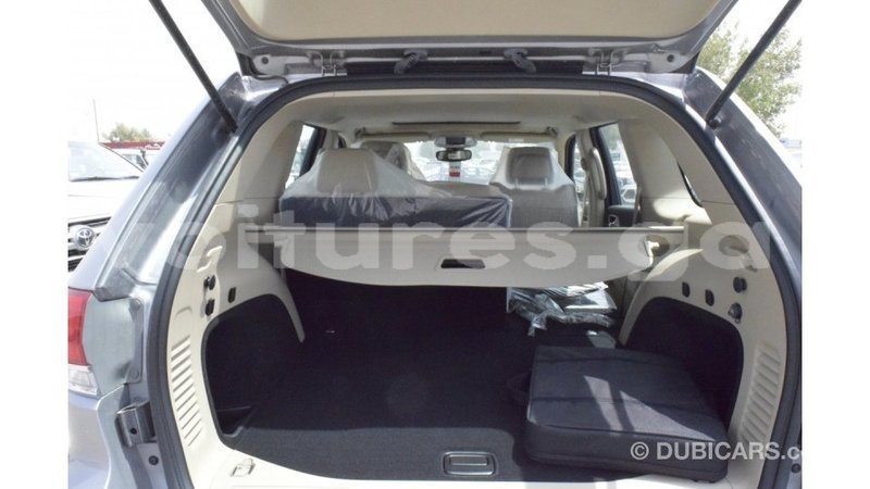 Big with watermark jeep grand cherokee estuaire import dubai 5683