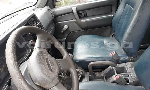 Sayi Na hannu Isuzu Trooper Blue Mota in Libreville a estuary Sayi Na hannu Isuzu Trooper Blue Mota in Libreville a estuary