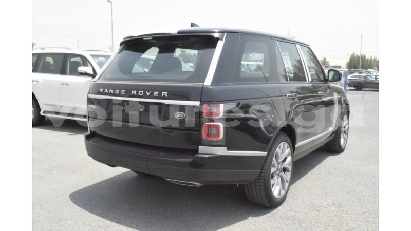 Big with watermark land rover range rover estuaire import dubai 5684