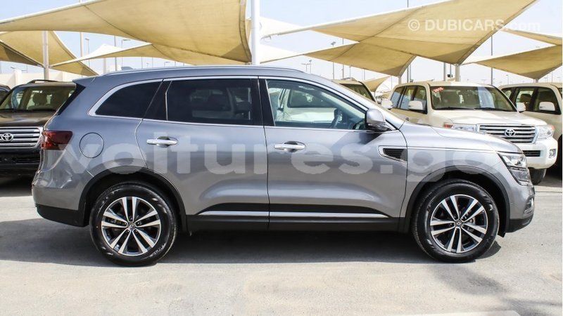 Big with watermark renault koleos estuaire import dubai 5686