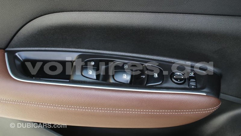 Big with watermark renault koleos estuaire import dubai 5686