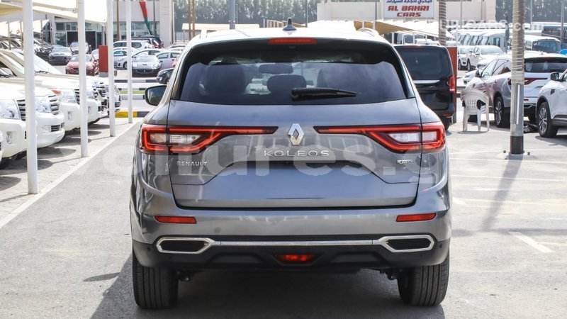 Big with watermark renault koleos estuaire import dubai 5686