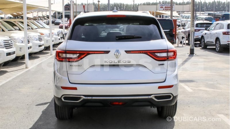 Big with watermark renault koleos estuaire import dubai 5687