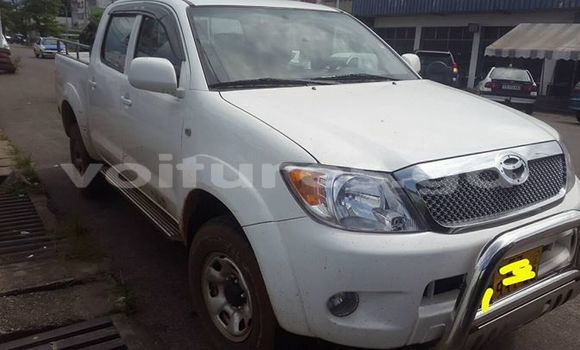 Acheter Occasion Voiture Toyota Hilux Blanc à Libreville au Estuaire Acheter Occasion Voiture Toyota Hilux Blanc à Libreville au Estuaire