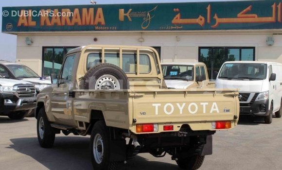Acheter Import Voiture Toyota Land Cruiser Beige à Import - Dubai, Estuaire Acheter Import Voiture Toyota Land Cruiser Beige à Import - Dubai, Estuaire