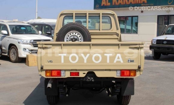 Acheter Import Voiture Toyota Land Cruiser Beige à Import - Dubai, Estuaire Acheter Import Voiture Toyota Land Cruiser Beige à Import - Dubai, Estuaire