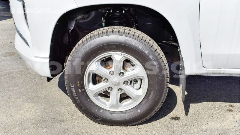 Big with watermark mitsubishi l200 estuaire import dubai 5689