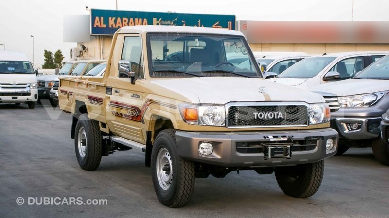 Big with watermark toyota land cruiser estuaire import dubai 5690