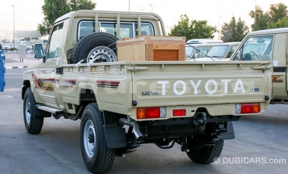 Acheter Import Voiture Toyota Land Cruiser Beige à Import - Dubai, Estuaire Acheter Import Voiture Toyota Land Cruiser Beige à Import - Dubai, Estuaire
