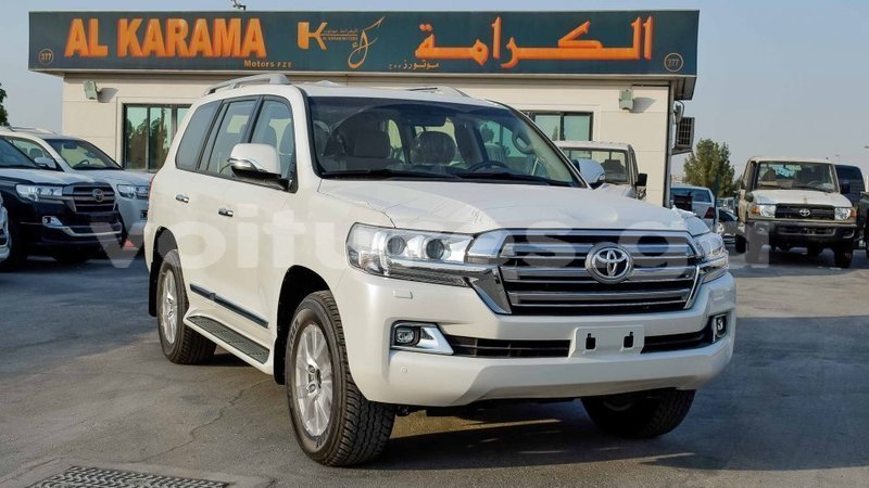 Big with watermark toyota land cruiser estuaire import dubai 5691