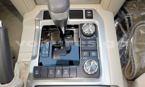 Acheter Import Voiture Toyota Land Cruiser Blanc à Import - Dubai, Estuaire Acheter Import Voiture Toyota Land Cruiser Blanc à Import - Dubai, Estuaire