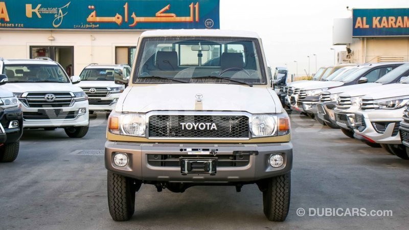 Big with watermark toyota land cruiser estuaire import dubai 5692