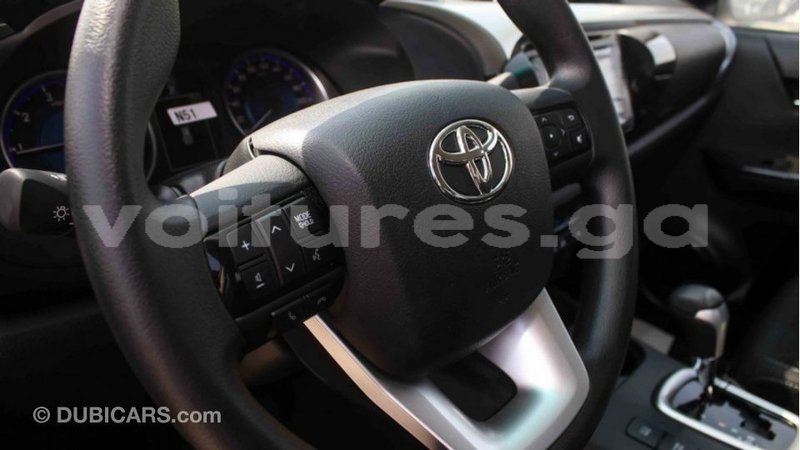 Big with watermark toyota hilux estuaire import dubai 5693