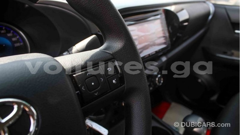 Big with watermark toyota hilux estuaire import dubai 5693