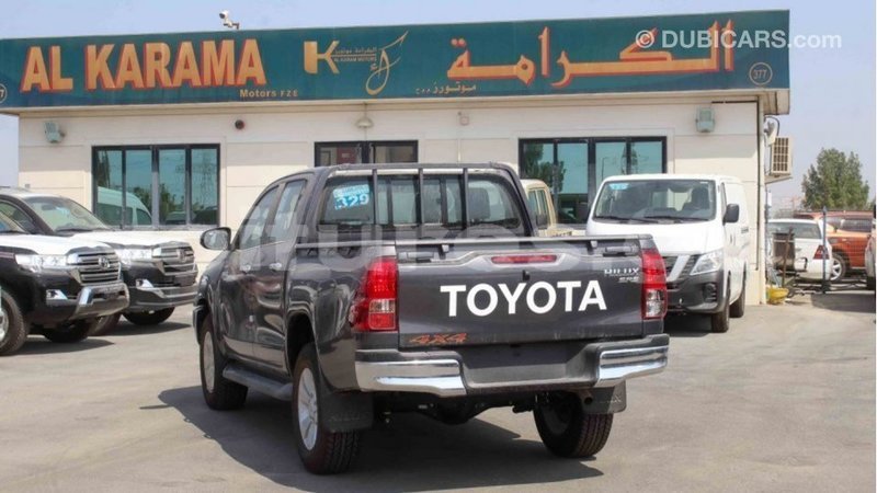 Big with watermark toyota hilux estuaire import dubai 5693