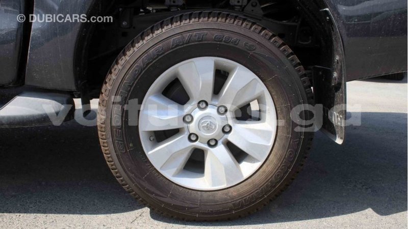 Big with watermark toyota hilux estuaire import dubai 5693