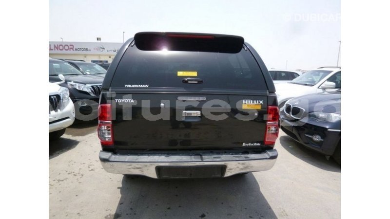 Big with watermark toyota hilux estuaire import dubai 5695