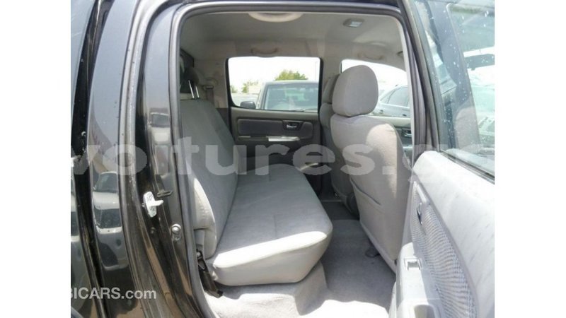 Big with watermark toyota hilux estuaire import dubai 5695