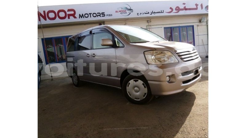 Big with watermark toyota voxy estuaire import dubai 5696