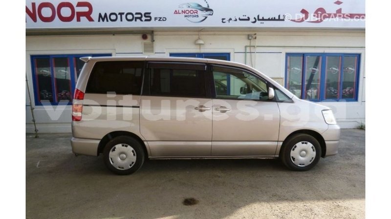 Big with watermark toyota voxy estuary import dubai 5696