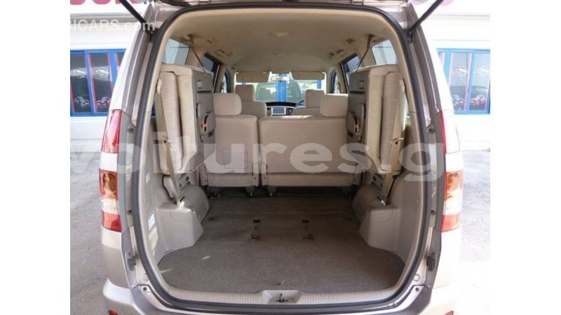 Big with watermark toyota voxy estuaire import dubai 5696