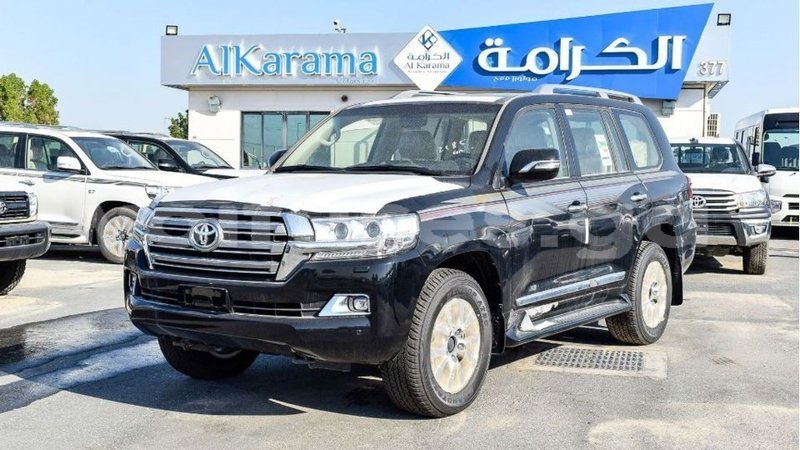 Big with watermark toyota land cruiser estuaire import dubai 5698