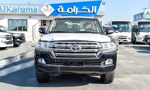 Acheter Import Voiture Toyota Land Cruiser Noir à Import - Dubai, Estuaire Acheter Import Voiture Toyota Land Cruiser Noir à Import - Dubai, Estuaire