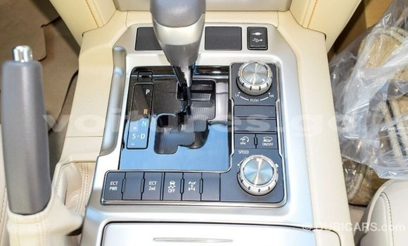 Acheter Import Voiture Toyota Land Cruiser Noir à Import - Dubai, Estuaire Acheter Import Voiture Toyota Land Cruiser Noir à Import - Dubai, Estuaire