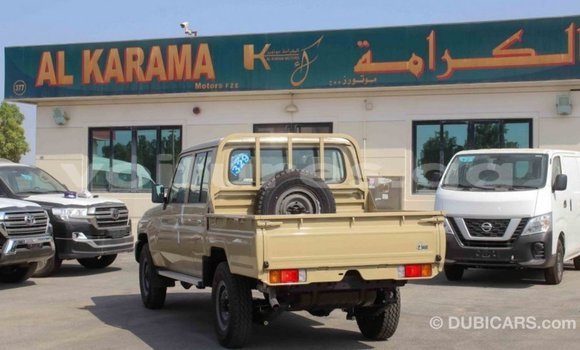 Acheter Import Voiture Toyota Land Cruiser Beige à Import - Dubai, Estuaire Acheter Import Voiture Toyota Land Cruiser Beige à Import - Dubai, Estuaire