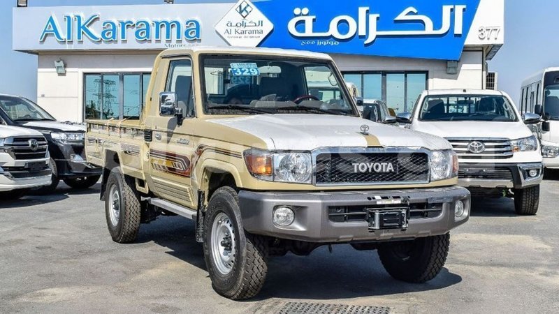 Big with watermark toyota land cruiser estuary import dubai 5701