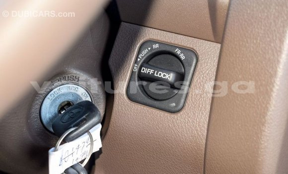 Acheter Import Voiture Toyota Land Cruiser Beige à Import - Dubai, Estuaire Acheter Import Voiture Toyota Land Cruiser Beige à Import - Dubai, Estuaire