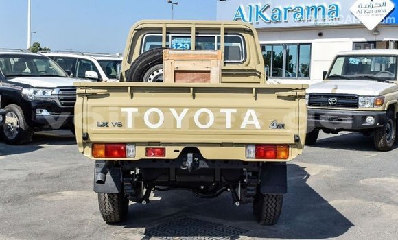 Acheter Import Voiture Toyota Land Cruiser Beige à Import - Dubai, Estuaire Acheter Import Voiture Toyota Land Cruiser Beige à Import - Dubai, Estuaire