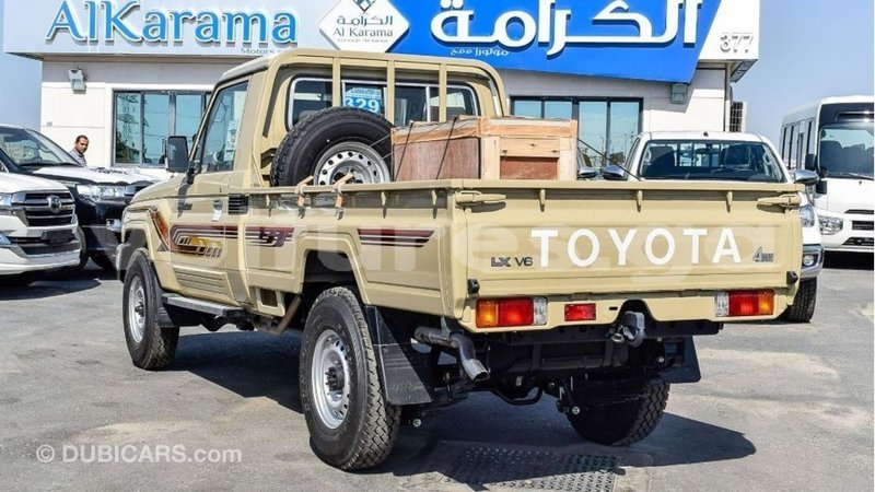 Big with watermark toyota land cruiser estuary import dubai 5701