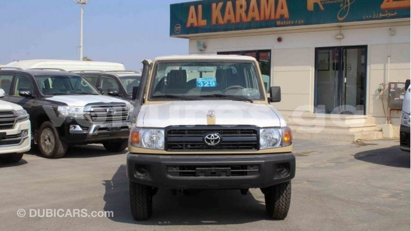 Big with watermark toyota land cruiser estuary import dubai 5703