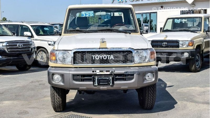 Big with watermark toyota land cruiser estuary import dubai 5704