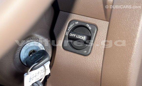 Acheter Import Voiture Toyota Land Cruiser Beige à Import - Dubai, Estuaire Acheter Import Voiture Toyota Land Cruiser Beige à Import - Dubai, Estuaire