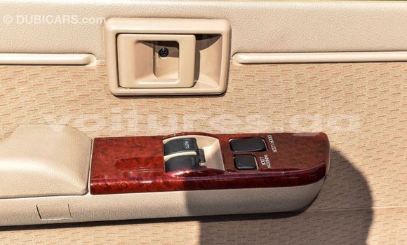 Acheter Import Voiture Toyota Land Cruiser Beige à Import - Dubai, Estuaire Acheter Import Voiture Toyota Land Cruiser Beige à Import - Dubai, Estuaire