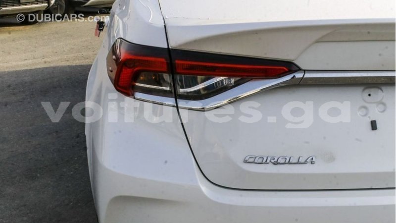 Big with watermark toyota corolla estuary import dubai 5705